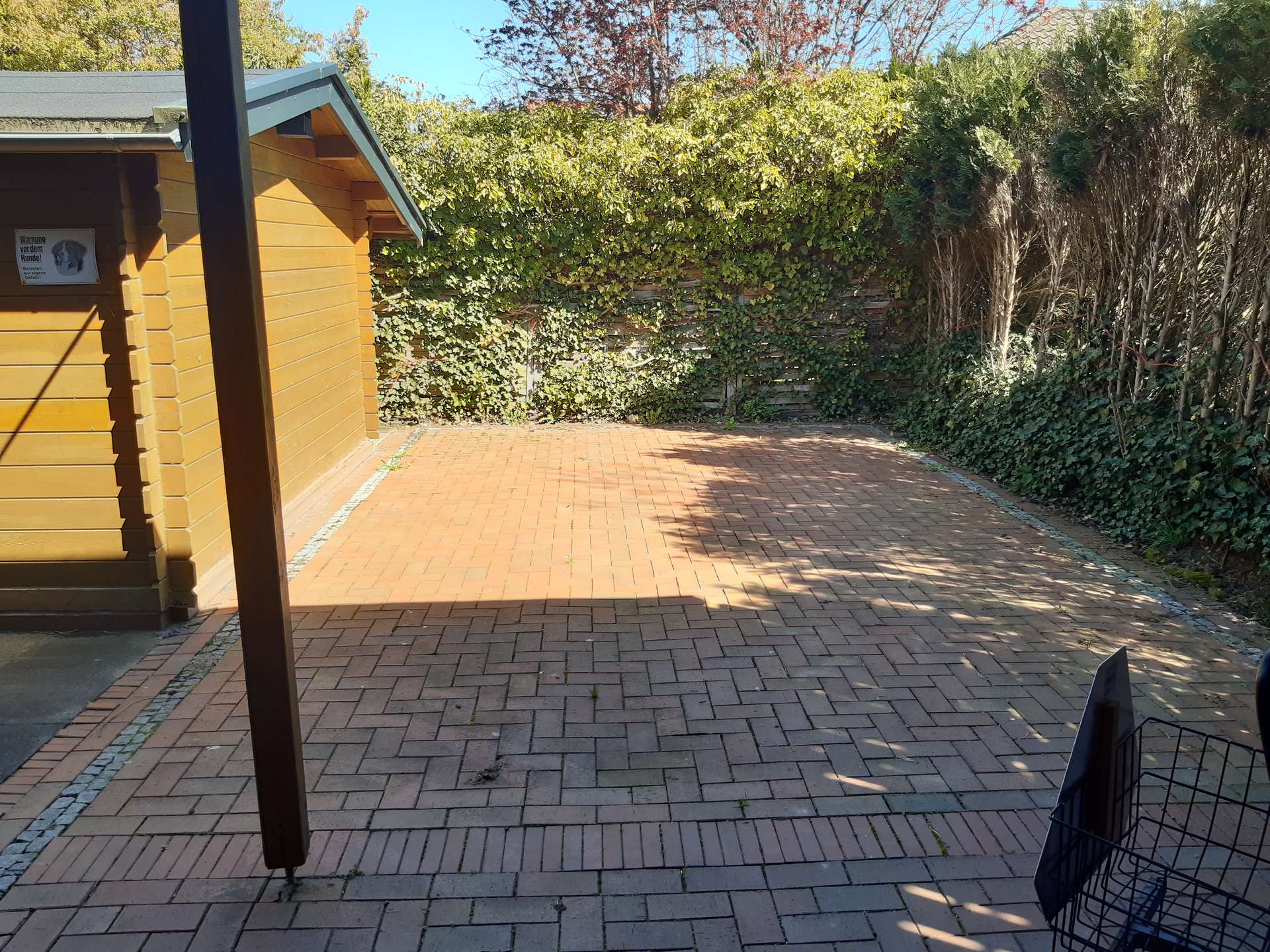 zusätzlicher Stellplatz, hinter dem Carport