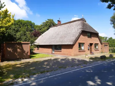 Gemütliches Reetdachhaus in herrlich ruhiger Wohnlage, 26954 Nordenham, Haus
