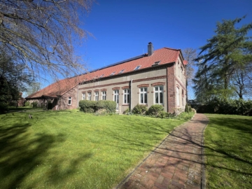 Charmante 2-Zimmer-Dachgeschosswohnung im Grünen zu vermieten, 26954 Nordenham, Dachgeschoss
