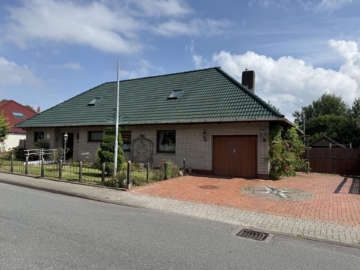 Großzügiger Bungalow im beliebtem Ortsteil Nordenham-Abbehausen, 26954 Nordenham, Bungalow