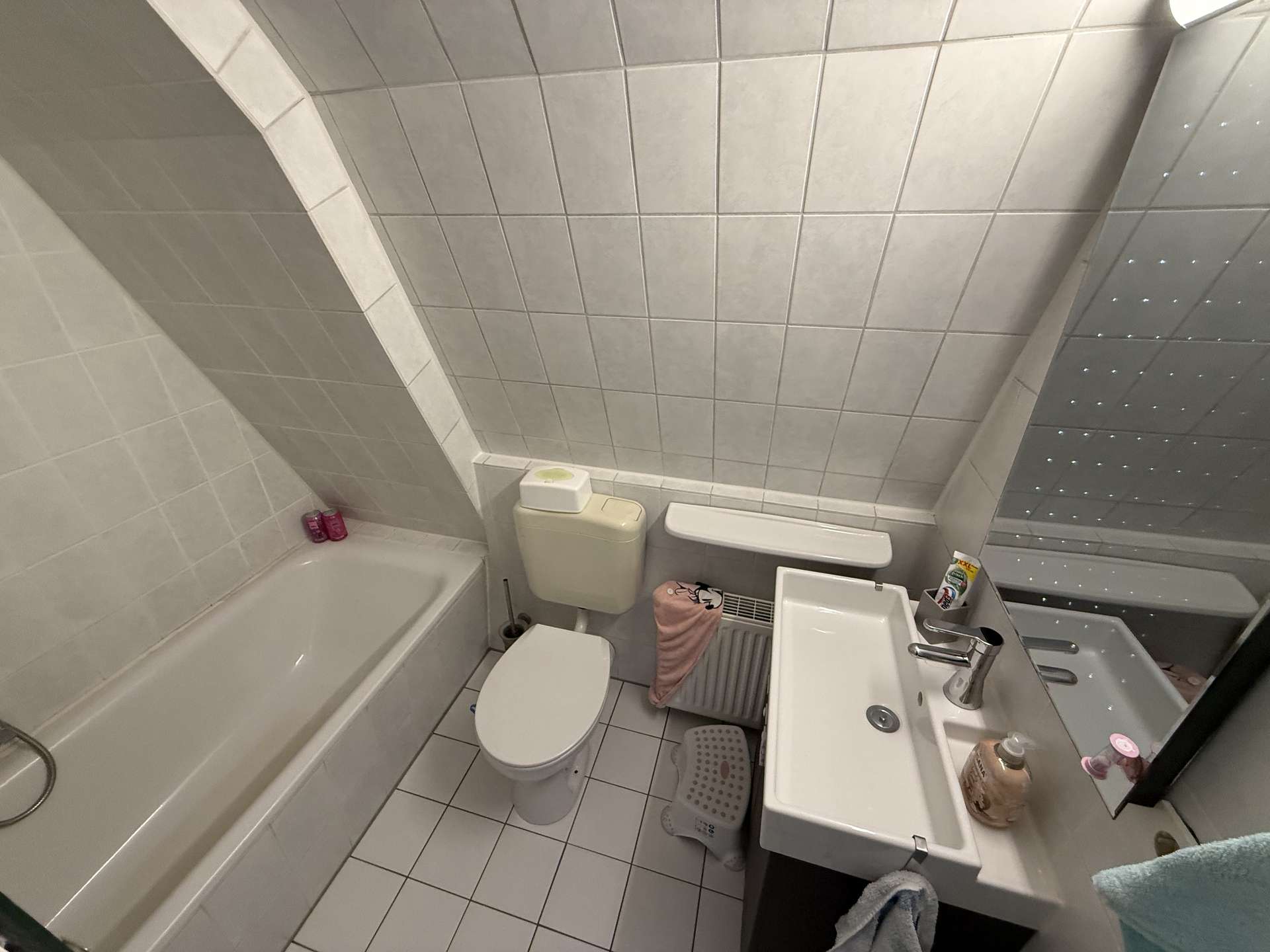Bad mit Wanne