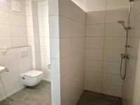 Badezimmer mit Dusche